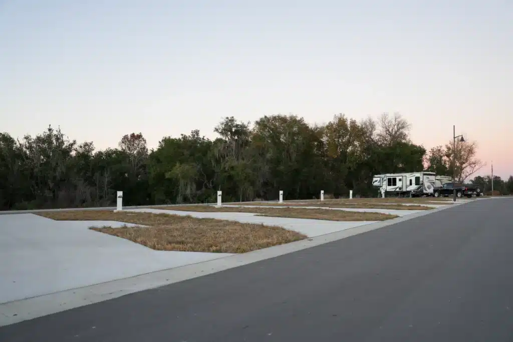 rv parks near leesburg fl​